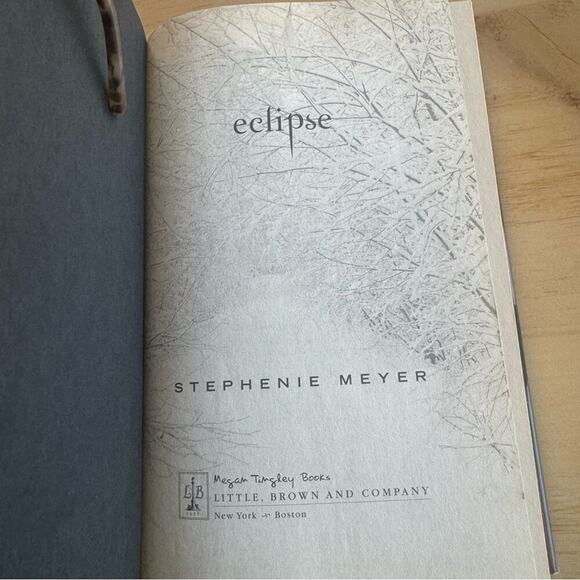 First Edition ECLIPSE ( Hardcover ) by Stephanie Meyer. 2007 . Book 3 of 5. - Picture 7 of 15